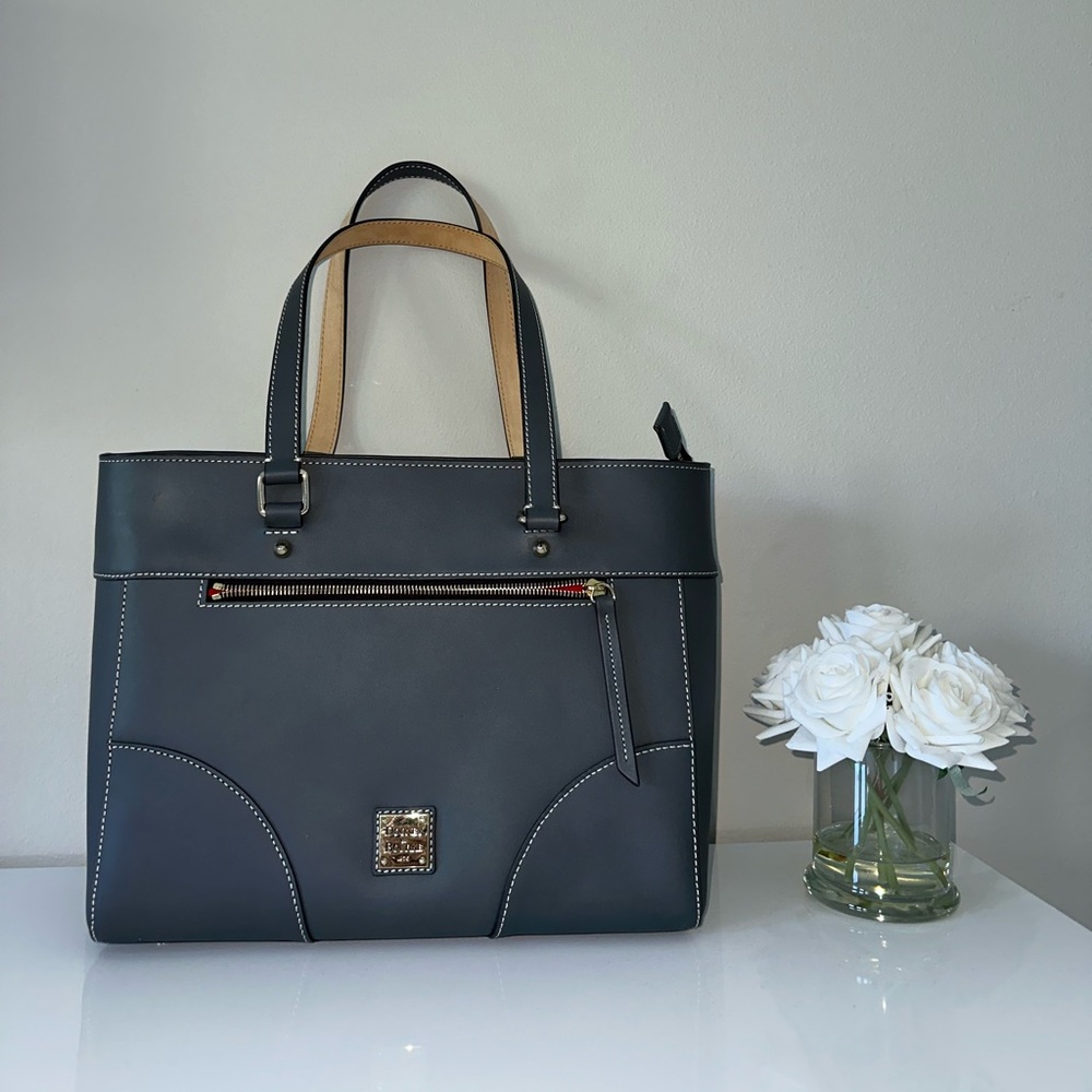 NWOT Dooney & Bourke Beacon Leather Zip-Top Large Tote- Mila
